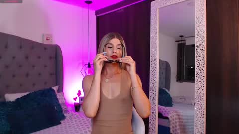 Mia Romanove online show from 02.21.25