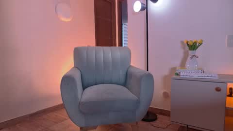 My name is Mia  Please say hello I like to chat with you. If you have requests or dirty talk please use tip online show from 09.10.25