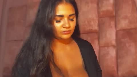 miasaandovaal 22 online show from 10.19.25