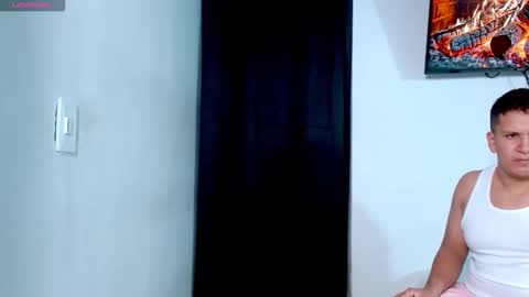 Snapshot of miasexy_latin chatting on 04.28.26 miasexy_latin online show from 04.28.26
