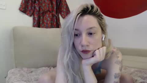 Mia online show from 10.02.25