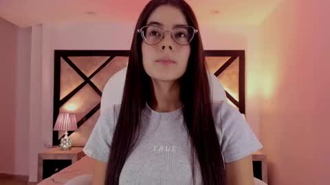 Mia online show from 02.14.25