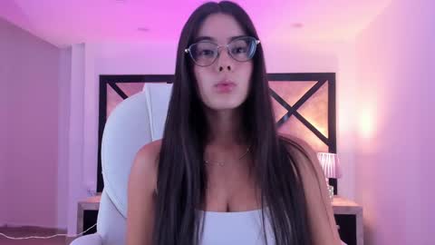 Mia online show from 02.25.25