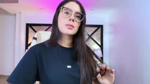 Mia online show from 09.12.25