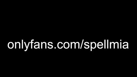 Snapshot of miaspell chatting on 12.31.24 Mia  instagram miasspell online show from 12.31.24