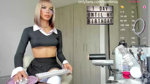 Mia  instagram miasspell online show from 11.04.25