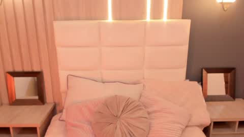 Mia online show from 12.18.24