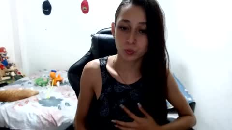 Snapshot of miasweet333 chatting on 07.24.26 mia online show from 07.24.26