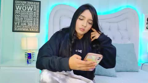 Mia Sweetth online show from 10.09.25