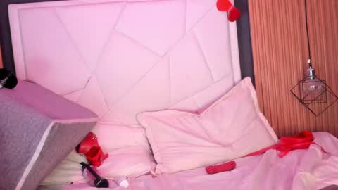 miatorres4 online show from 04.24.26