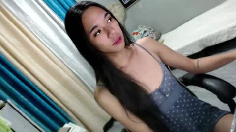 Snapshot of miatrixs chatting on 01.01.25 Mia online show from 01.01.25