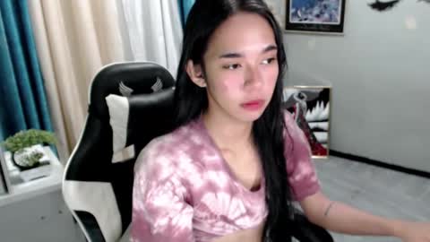 Snapshot of miatrixs chatting on 01.25.25 Mia online show from 01.25.25