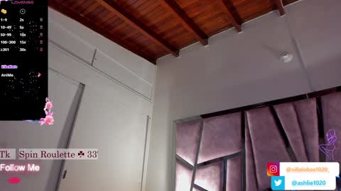 Mia Villalobos online show from 12.30.24