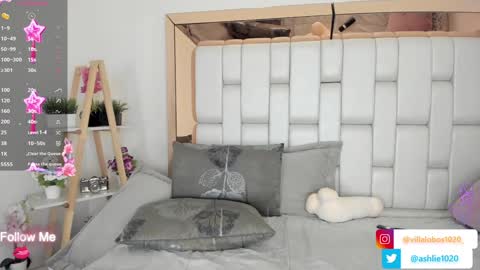 Mia Villalobos online show from 01.04.25