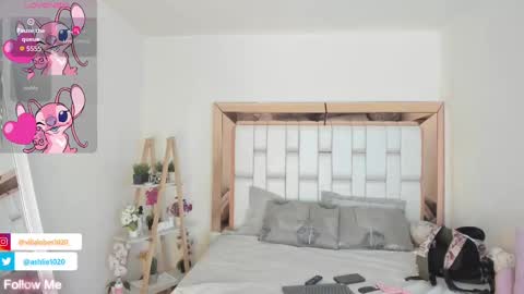 Mia Villalobos online show from 09.22.25