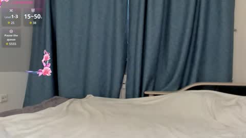 Mia online show from 11.11.25