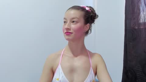 Snapshot of miavolkova_ chatting on 09.23.25  Chloe  online show from 09.23.25