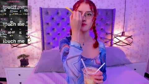 Snapshot of miawinx chatting on 12.19.24 Mia winx online show from 12.19.24