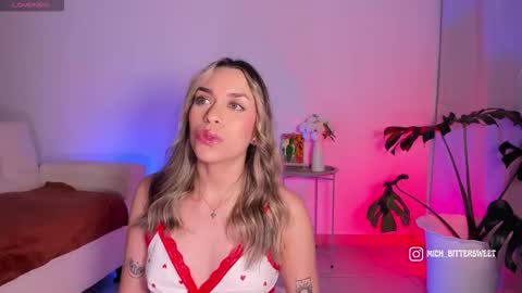 Snapshot of mich_bittersweet chatting on 11.30.25 online show from 11.30.25