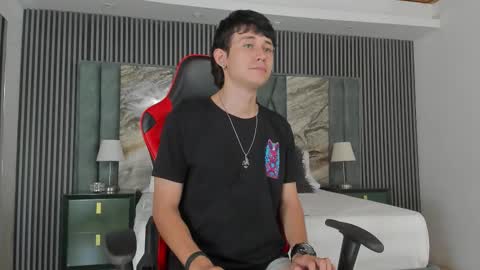 Michael online show from 10.04.25