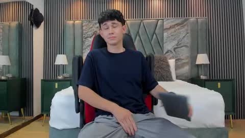 Michael online show from 10.15.25