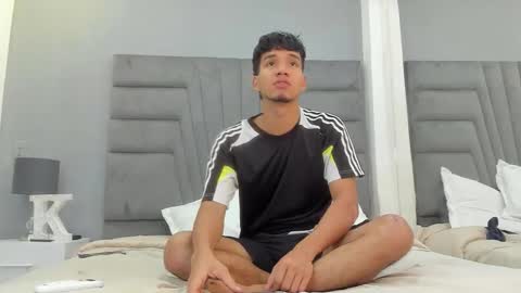 Michael Ross online show from 01.12.26