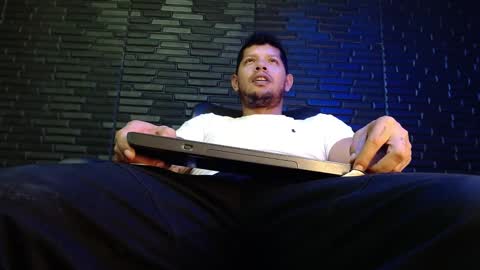 Michael Daviss online show from 03.08.25