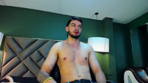 Snapshot of michael_magno chatting on 11.09.25 Michael Stevens online show from 11.09.25