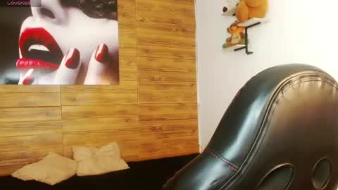 Snapshot of michaelkoiv chatting on 05.19.26 michaelkoiv online show from 05.19.26