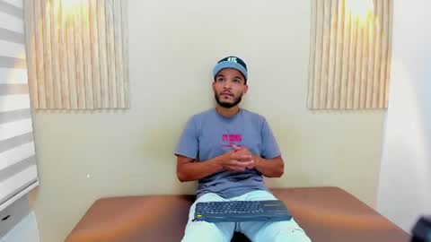 Snapshot of michaell_shaww chatting on 07.08.26 MICHELL online show from 07.08.26
