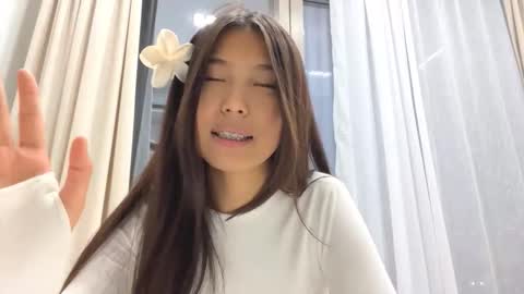 Snapshot of michalkandoll chatting on 10.26.25 Aidaxo online show from 10.26.25