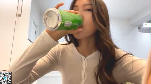 Snapshot of michalkandoll chatting on 10.28.25 Aidaxo online show from 10.28.25