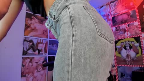 michel_lopez18 online show from 01.25.25