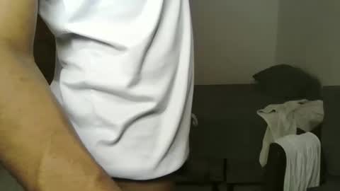 Snapshot of micheldelatorre69 chatting on 09.24.25 MichelandDavid online show from 09.24.25