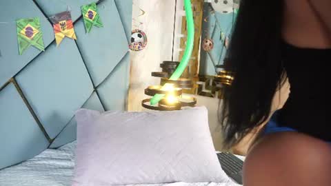 Snapshot of michell_starrr chatting on 06.18.26 michell_starrr online show from 06.18.26