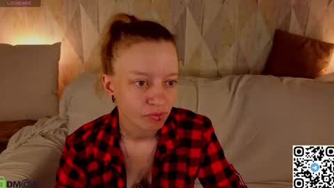Snapshot of michelle_blond chatting on 06.15.26 michelle_blond online show from 06.15.26