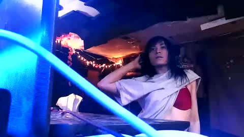 michelle_flowers online show from 11.04.25