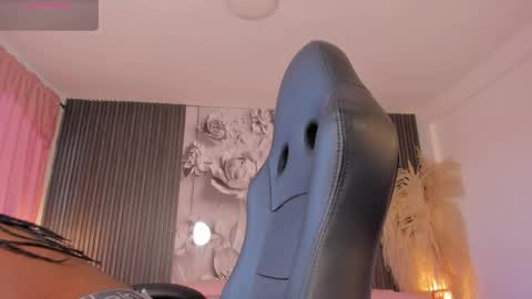 michellepreston_ online show from 06.02.26