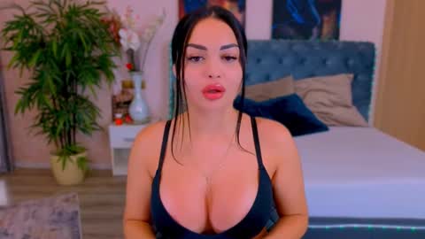 michellereys online show from 10.07.25