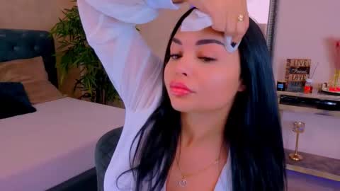 michellereys online show from 10.20.25