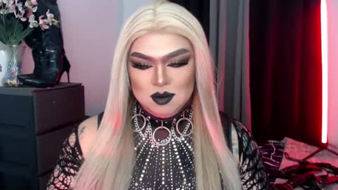 Snapshot of michellevixen921 chatting on 10.28.25 Michelle online show from 10.28.25