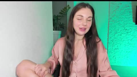 Michellee online show from 10.28.25