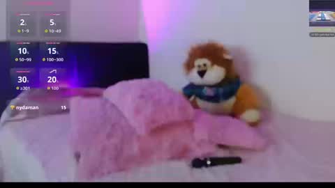 Snapshot of michellmoon1 chatting on 10.17.25 michellmoon1 online show from 10.17.25
