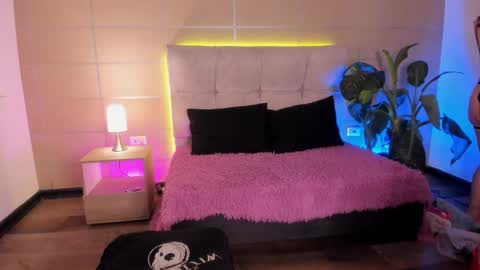 michonne_09 online show from 11.19.25