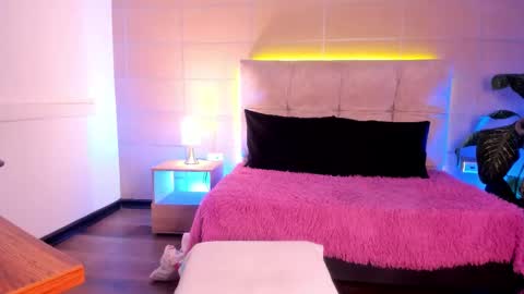 michonne_09 online show from 12.19.25