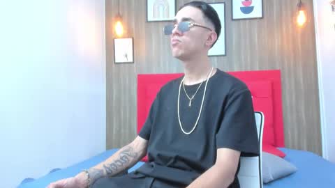 Snapshot of mick_johnsonn chatting on 11.17.25 mick_johnsonn online show from 11.17.25