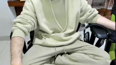 microfama00 online show from 04.20.26