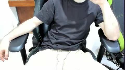 microfama00 online show from 04.21.26