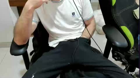 microfama00 online show from 04.23.26