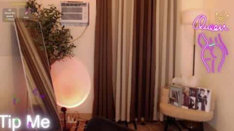 Snapshot of midnight_muse_18 chatting on 06.14.26 Marie Antoinette online show from 06.14.26